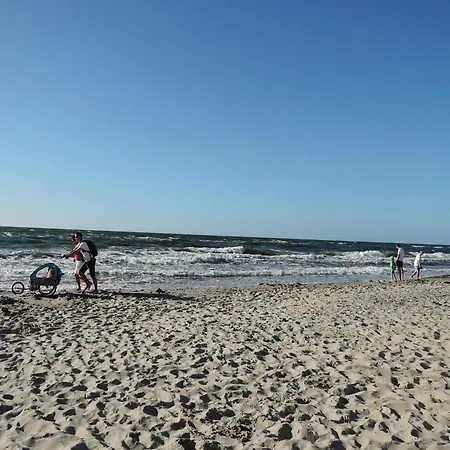 House In Dziwnow By The Water And Beach, Cleaning Included Båthotell