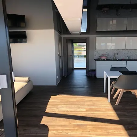 House In Dziwnow By The Water And Beach, Cleaning Included *